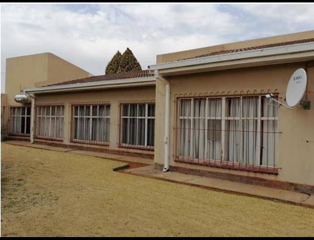 3 BEDROOM HOUSE FOR SALE IN WOLMARANSSTAD